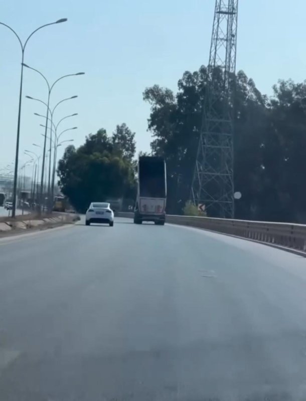 Damperi açık unutan kamyon şoförü yürekleri ağza getirdi