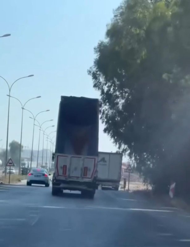 Damperi açık unutan kamyon şoförü yürekleri ağza getirdi