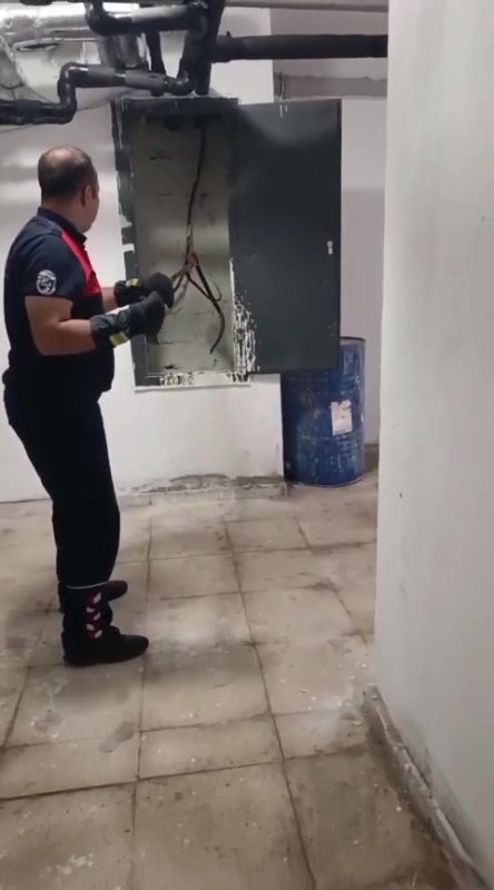 Kazan dairesinde yılan paniği