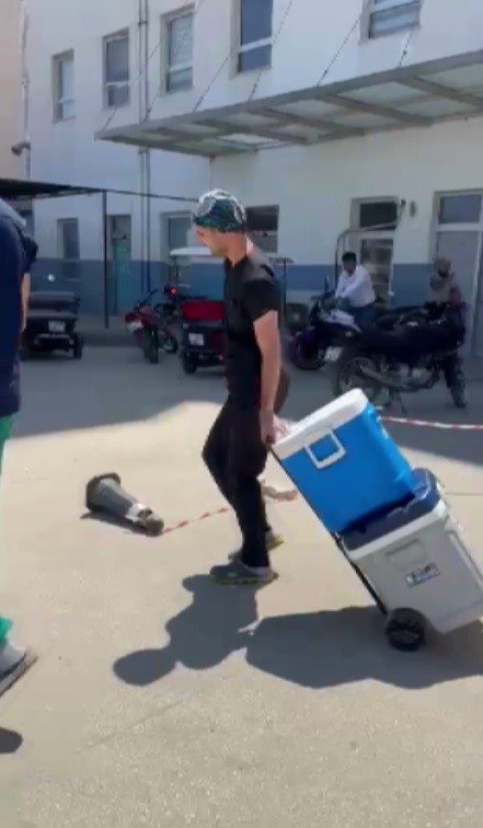 Baş ağrısıyla acil servisin yolunu tutan 51 yaşındaki adamın karaciğer organ nakliyle başka bir hastaya umut oldu