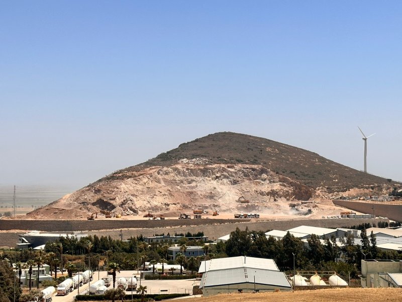 Deprem gibi hissettiren dinamitle patlatma paniğe neden oldu