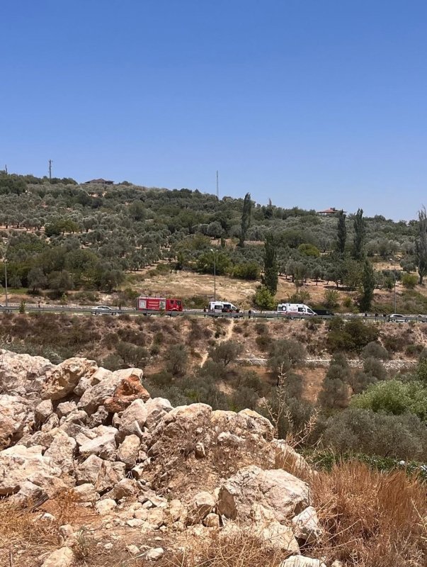 Hatayda traktör devrildi: 2 yaralı