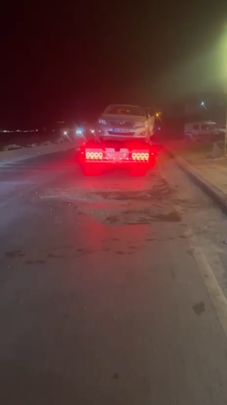 Hatayda iki otomobil çarpıştı: 2 yaralı