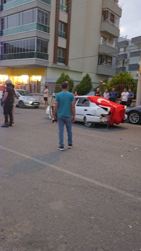 Dörtyolda asker uğurlama konvoyunda kaza: 1 yaralı