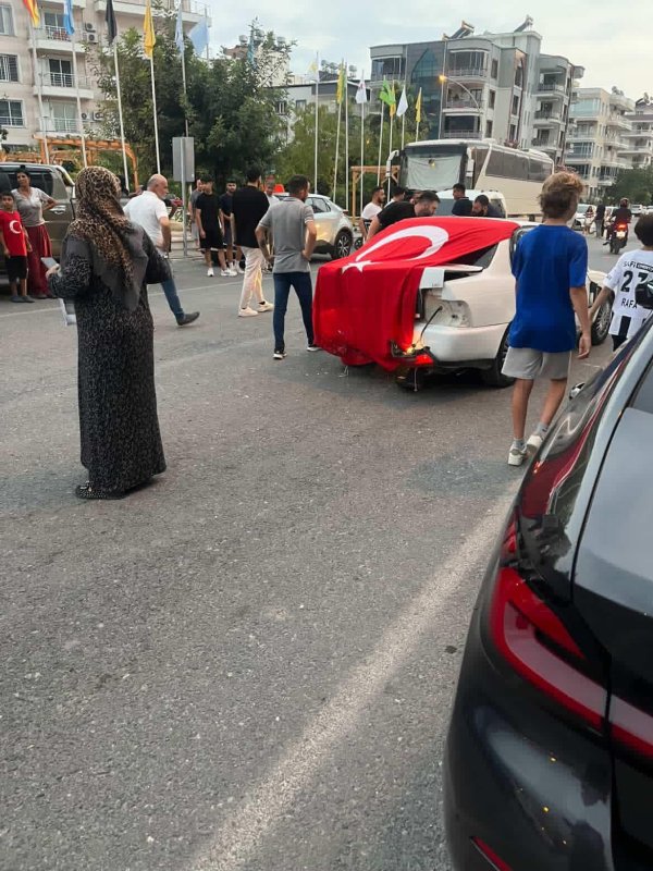 Dörtyolda asker uğurlama konvoyunda kaza: 1 yaralı