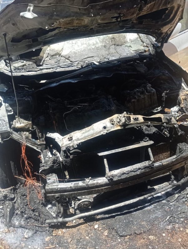 Hatay’da araç yanarak küle döndü 