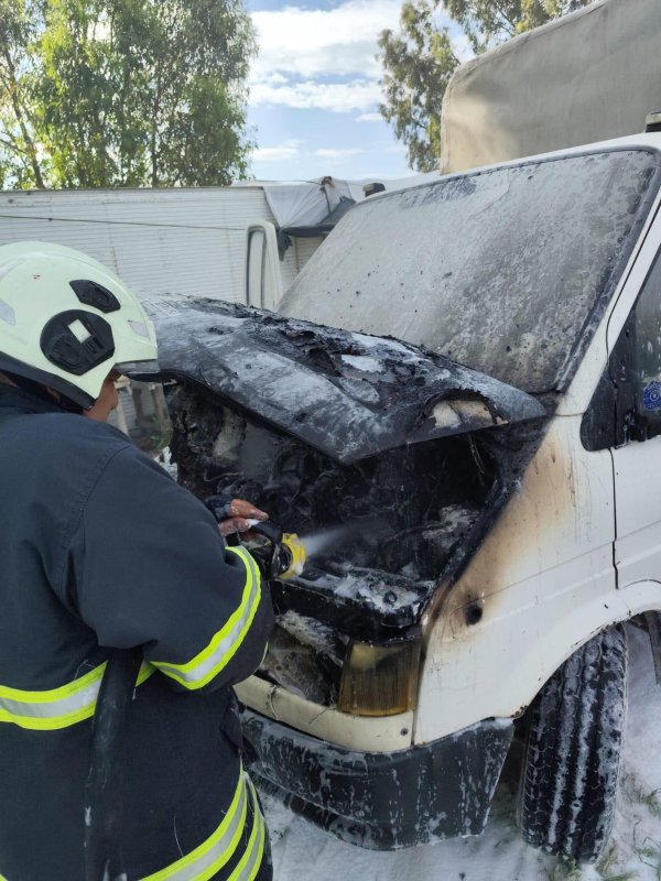 Antakya'da kamyonet yangını