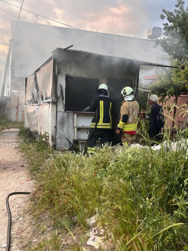 Alevlere teslim olan konteyner kullanılamaz hale geldi