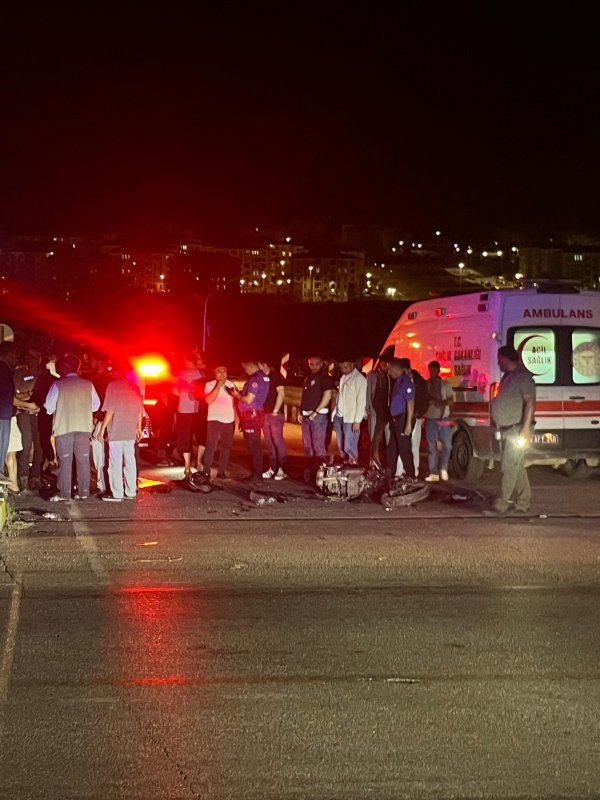 Hatay'da otomobil ile motosiklet çarpıştı: 1 ölü, 1 ağır yaralı