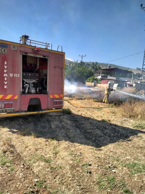 Kırıkhan'da bahçe yangını