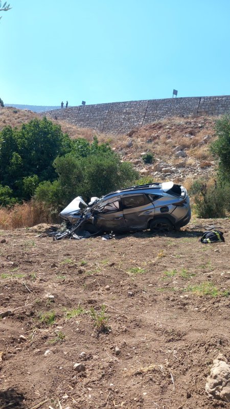 Kazada uçuruma yuvarlanan cip hurdaya döndü: 1 ölü