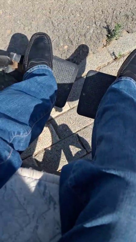 Engelli rampasını açmayarak tekerlekli sandalyeli vatandaşa tepki gösteren otobüs şoförünün hayrete düşüren sözleri kamerada