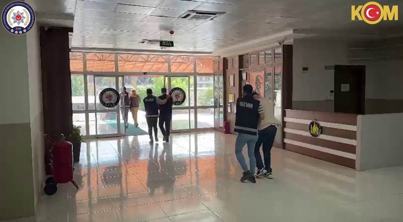 Sahte belgelerle emekli eden çeteye operasyon