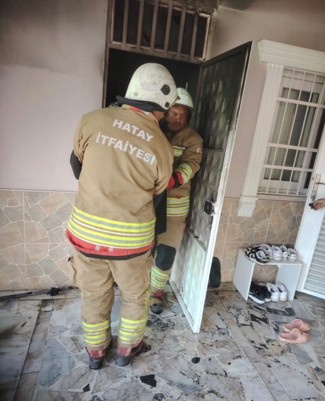 Arsuz’da evin depo bölümünde çıkan yangın söndürüldü