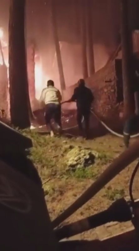 Yaylada 2 katlı evden yükselen alevler ormana sıçramadan söndürüldü