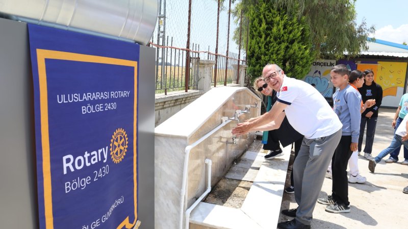 ROTARY KULÜPLERİNDEN OKULLARA TEMİZ SU DESTEĞİ