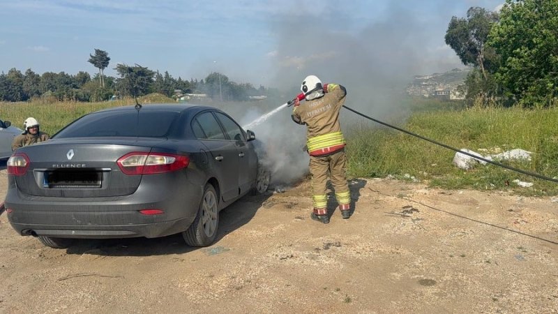 Hatay’da araç yangını meydana geldi