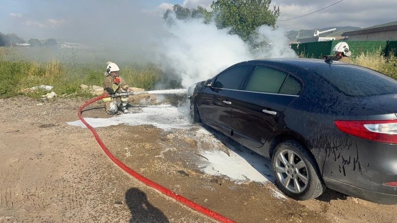 Hatay’da araç yangını meydana geldi