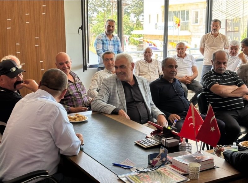 Kumlu Belediye Başkanı İbrahim Paç, AK Parti Kumlu İlçe Başkanı Şahin Sağıroğlu, ilçe