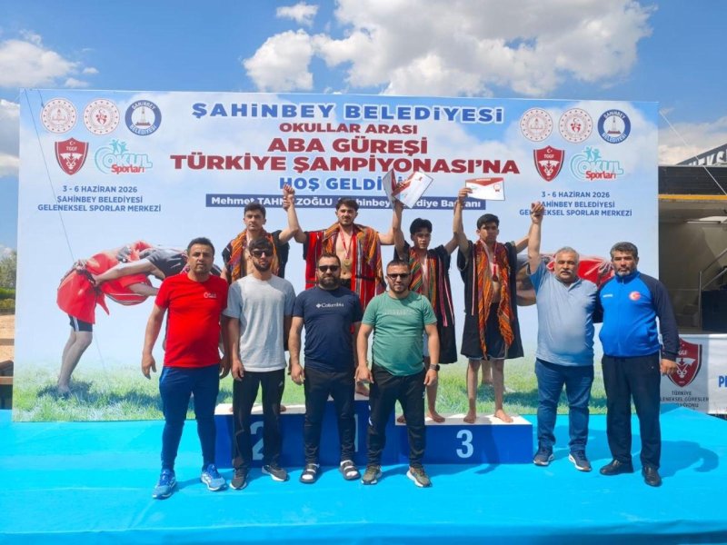 HATAY İMAM HATİP SPOR LİSESİ GÜREŞTE TÜRKİYE ZİRVESİNE ÇIKTI