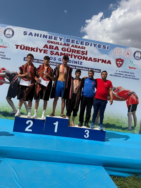 HATAY İMAM HATİP SPOR LİSESİ GÜREŞTE TÜRKİYE ZİRVESİNE ÇIKTI
