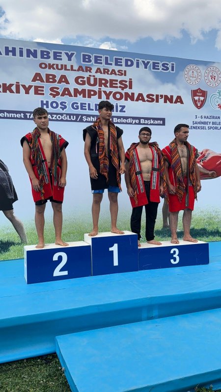 HATAY İMAM HATİP SPOR LİSESİ GÜREŞTE TÜRKİYE ZİRVESİNE ÇIKTI