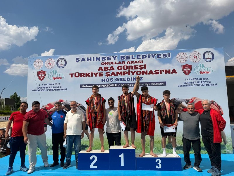 HATAY İMAM HATİP SPOR LİSESİ GÜREŞTE TÜRKİYE ZİRVESİNE ÇIKTI
