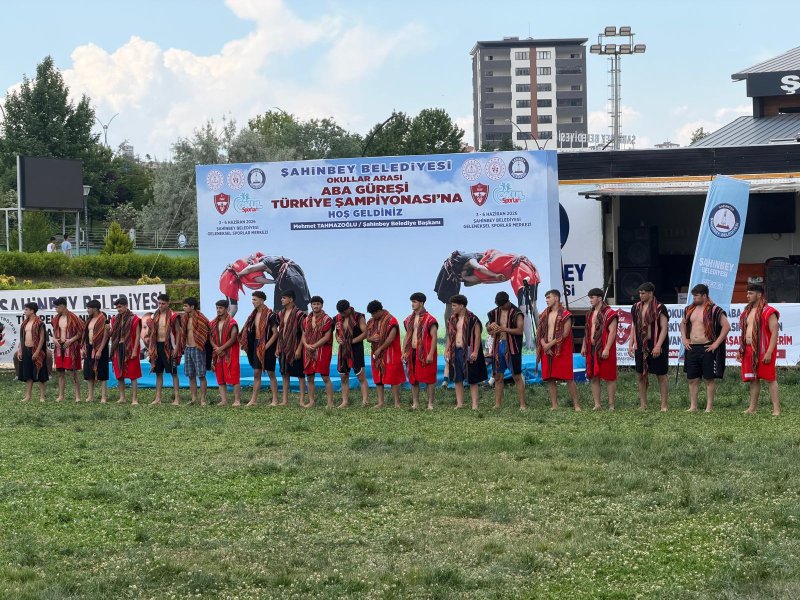 HATAY İMAM HATİP SPOR LİSESİ GÜREŞTE TÜRKİYE ZİRVESİNE ÇIKTI