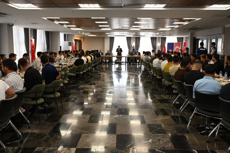 BAŞARILI EMNİYET PERSONELİNE ÜSTÜN BAŞARI BELGESİ
