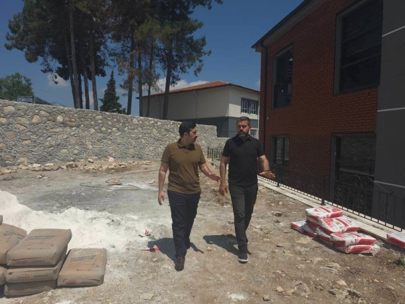 İlçe Halk Kütüphanesi Müdürü Mustafa Sakarya