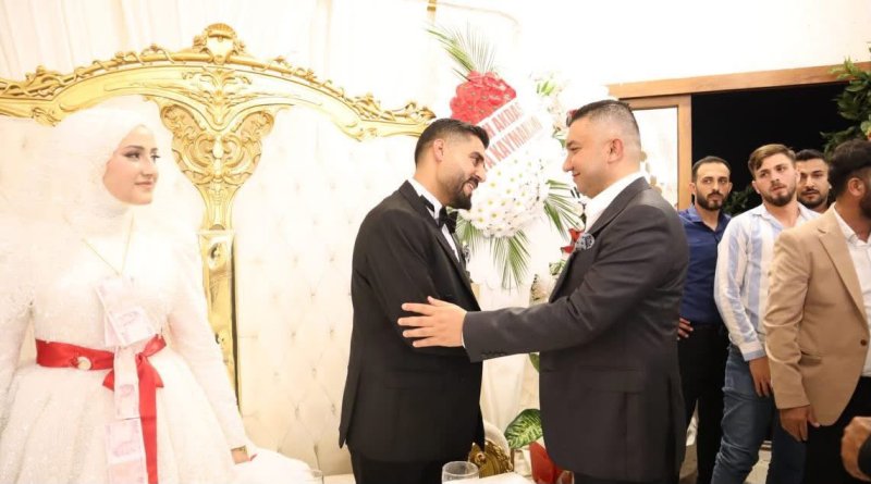 SERDAR ÖZYURT, ACAR VE YAZAR AİLELERİNİN MUTLULUĞUNA ORTAK OLDU