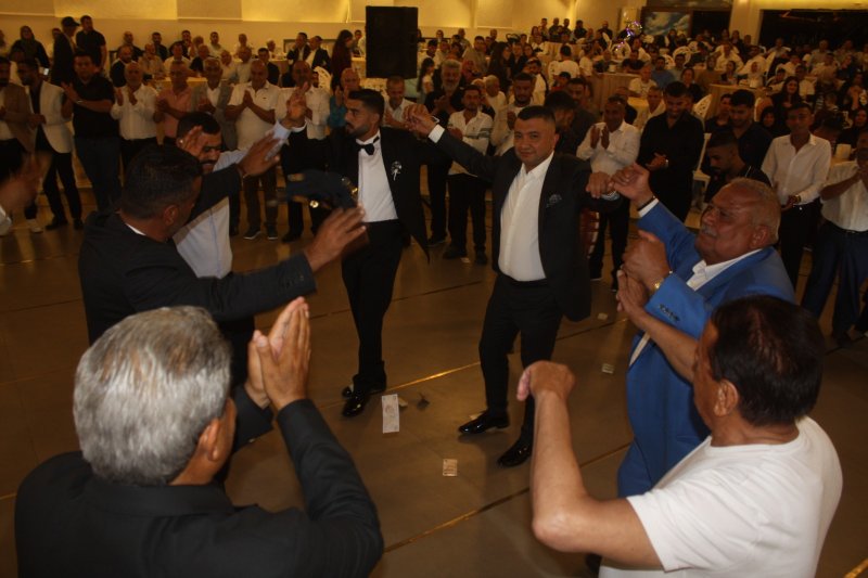 SERDAR ÖZYURT, ACAR VE YAZAR AİLELERİNİN MUTLULUĞUNA ORTAK OLDU