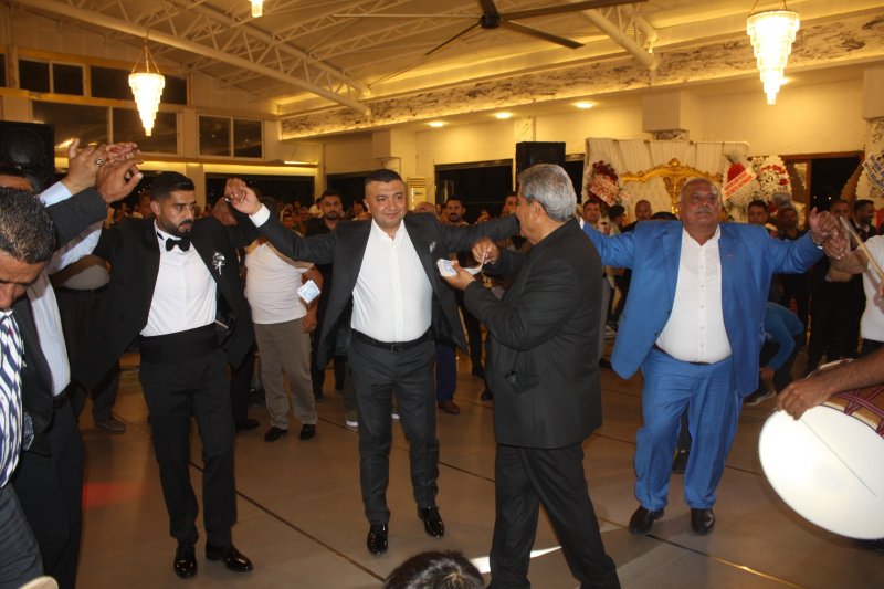 SERDAR ÖZYURT, ACAR VE YAZAR AİLELERİNİN MUTLULUĞUNA ORTAK OLDU