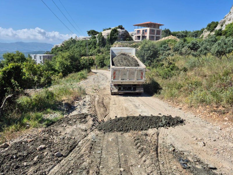 KARAÇAY: “YAYLICA’DA ULAŞIMI DAHA GÜVENLİ VE KONFORLU HALE GETİRİYORUZ”