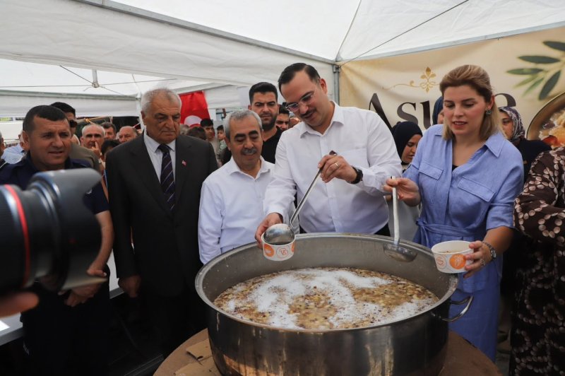 ALTINÖZÜ’NDE AŞURE İKRAMI GERÇEKLEŞTİRİLDİ