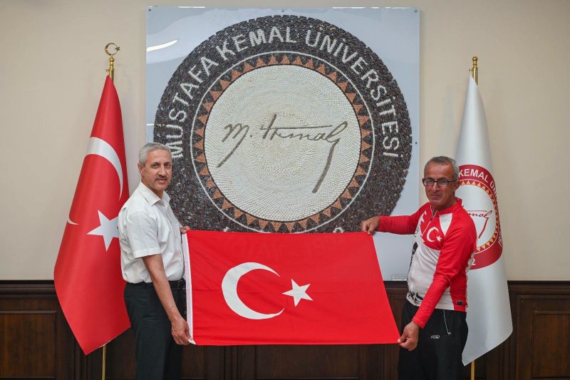 İZMİR'DEN YOLA ÇIKAN VEFA YOLCULUĞU HATAY'DA TAMAMLANDI