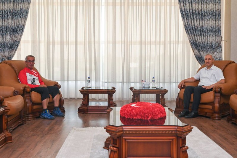 İZMİR'DEN YOLA ÇIKAN VEFA YOLCULUĞU HATAY'DA TAMAMLANDI