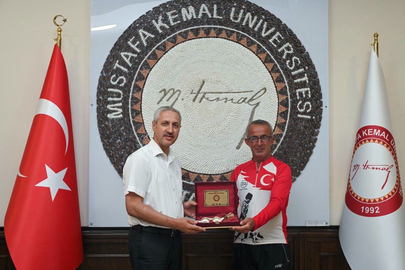 İZMİR'DEN YOLA ÇIKAN VEFA YOLCULUĞU HATAY'DA TAMAMLANDI