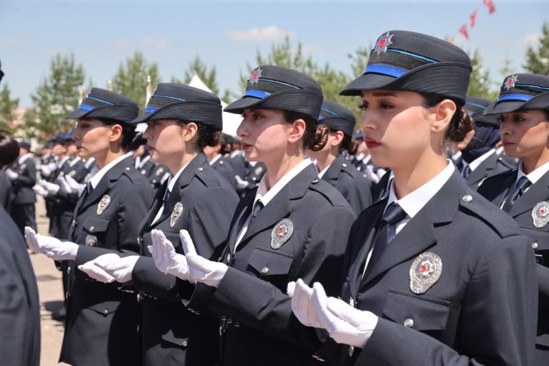 ŞEHİT POLİSİN EMANETİNİ KIZI ÜSTLENDİ