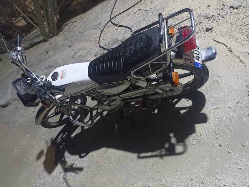 Hatay’da motosiklet hırsızı kameraya yakalandı