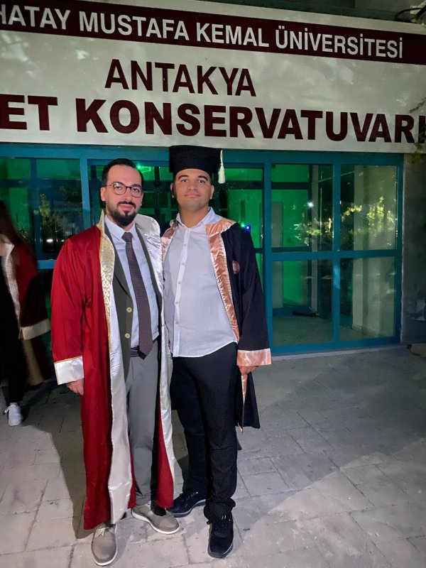 OTİZMLİ ERTUĞRUL EĞİTMENLİK HEDEFİNE ULAŞTI