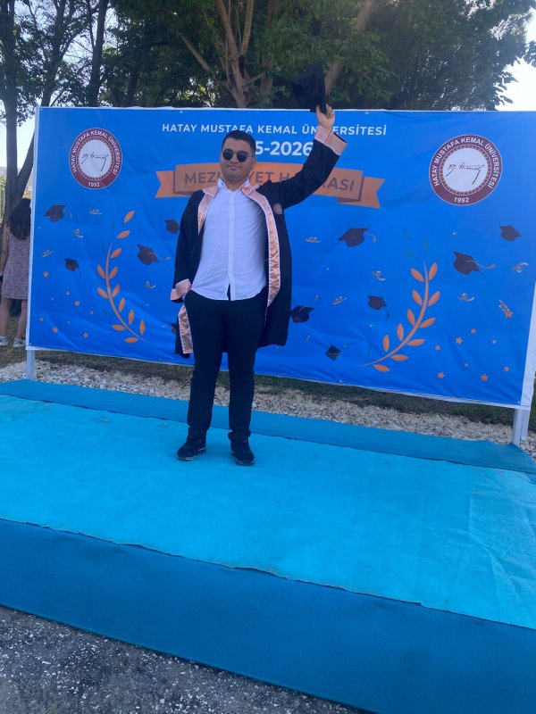 OTİZMLİ ERTUĞRUL EĞİTMENLİK HEDEFİNE ULAŞTI