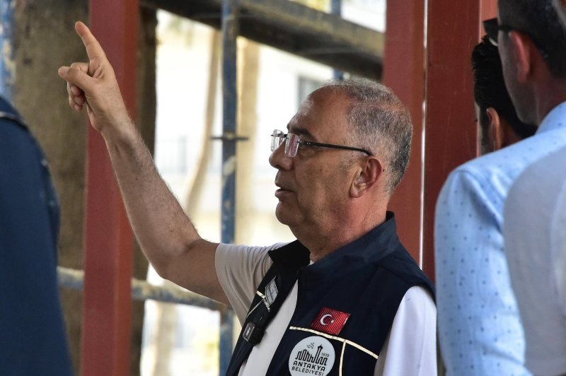 Antakya Belediye Başkanı İbrahim Naci Yapar,