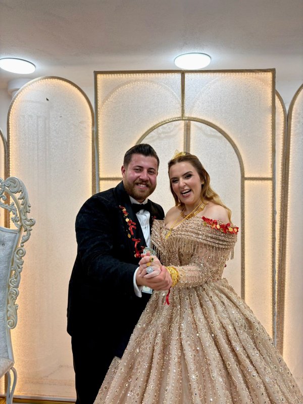 DİLLERE DESTAN DÜĞÜNDE MUTLULUĞA "EVET" DEDİLER