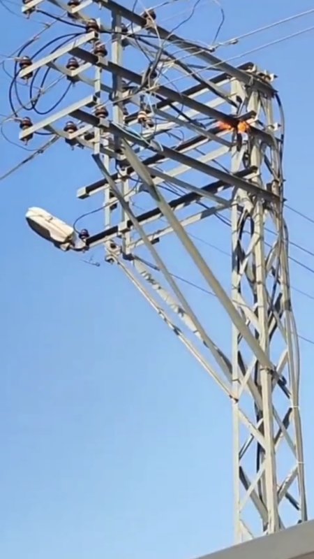 Hatay'da aşırı sıcaklarla birlikte elektrik hattında art arda patlamalar yaşandı