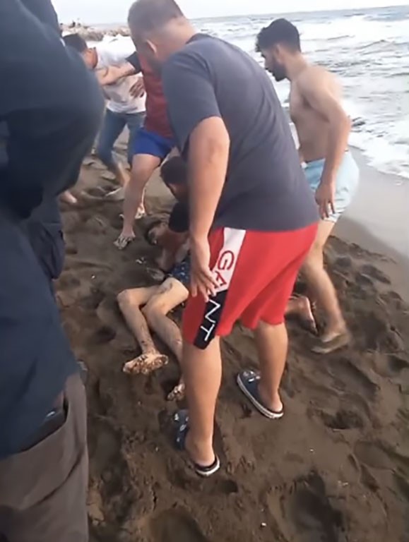 Serinlemek için denize giren 20 yaşındaki genç hayatını kaybetti