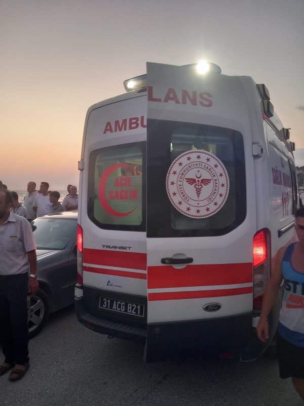 Serinlemek için denize giren 20 yaşındaki genç hayatını kaybetti