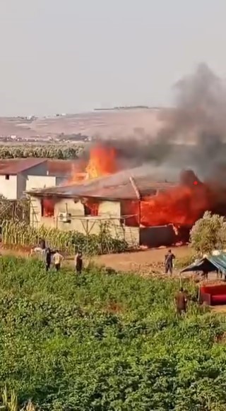 Müstakil ev alevlere teslim oldu