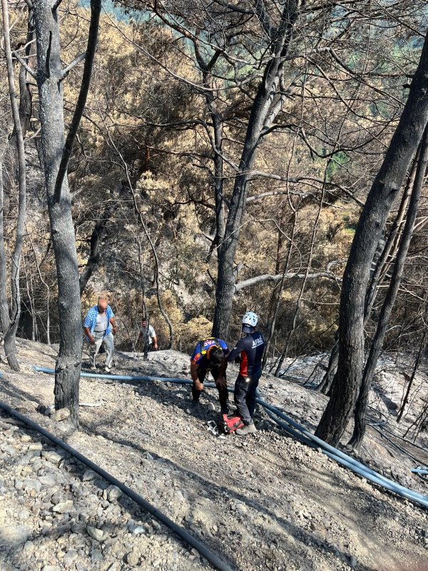 Dörtyolda uçurumdan düşen şahıs yaralandı