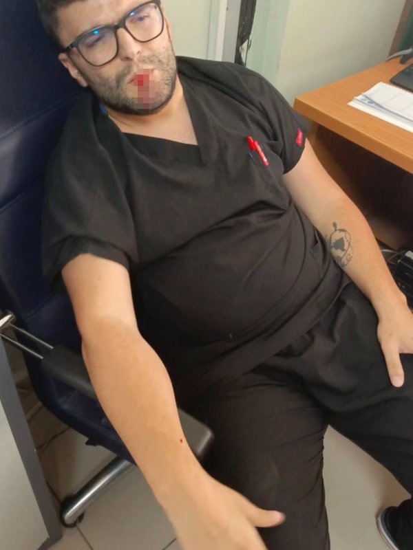 Tansiyon ölçme tartışmasında yumruklanan hemşire yaralandı